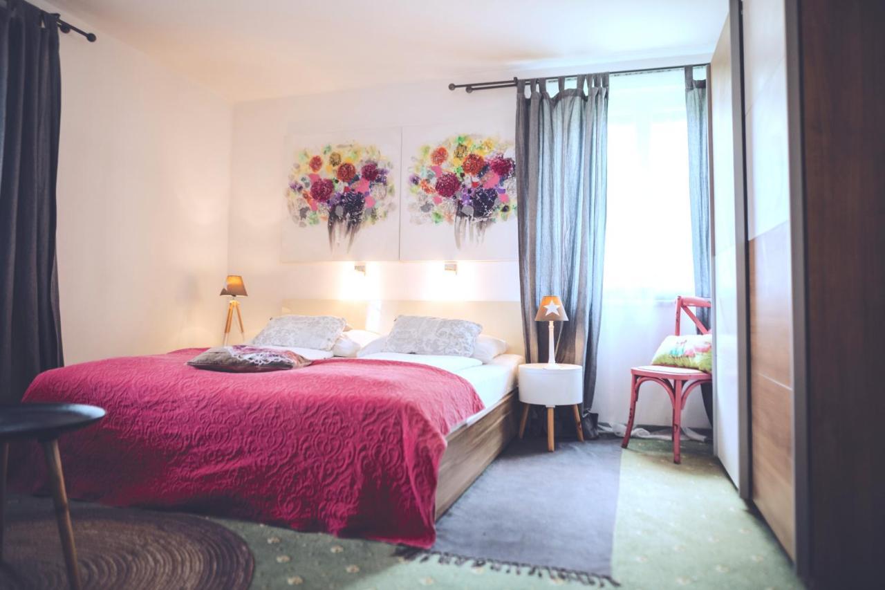 Das Hotel Stern, B&B Kg - Digital & Contactless Check-In ซังคท์กิลเกอ ภายนอก รูปภาพ